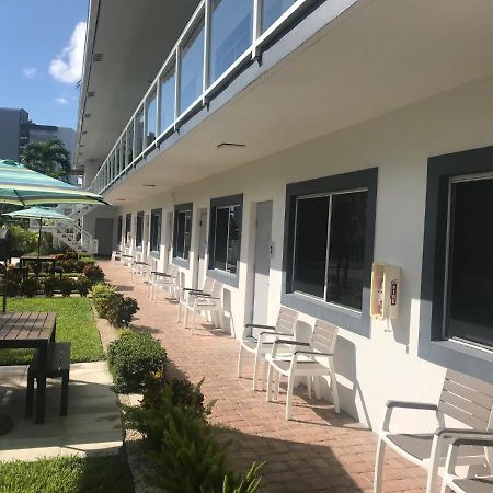 Wave Beach Vacation Rentals Помпано Бийч Екстериор снимка