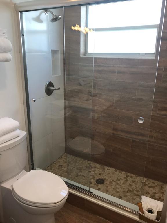 Wave Beach Vacation Rentals Помпано Бийч Стая снимка