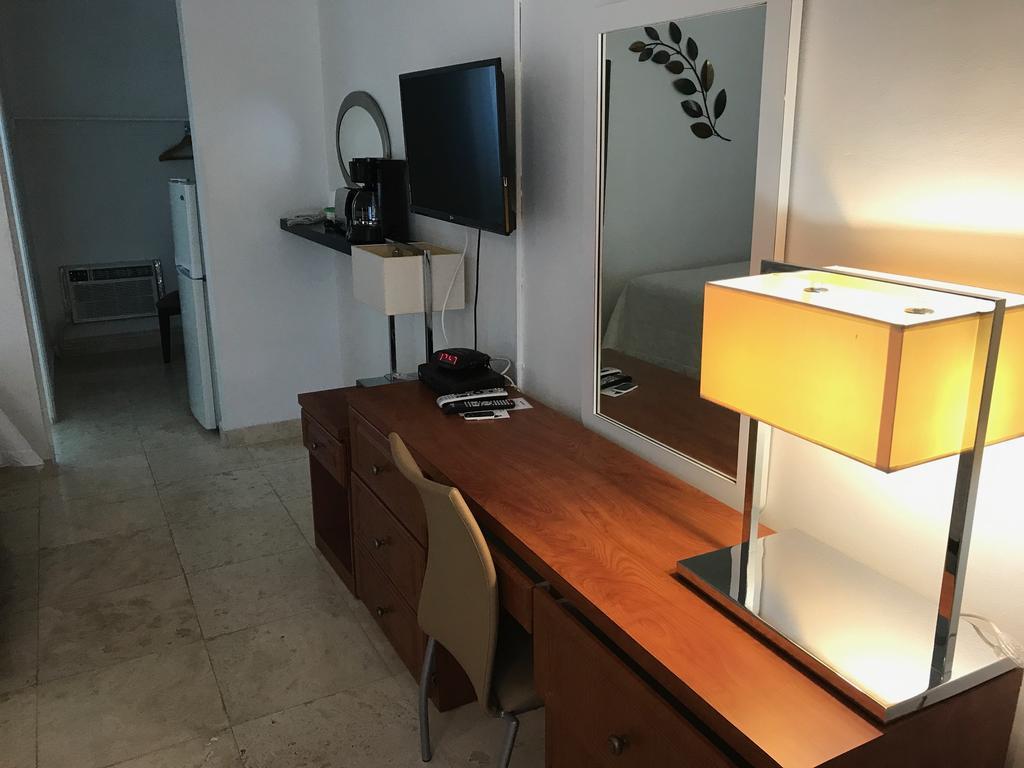 Wave Beach Vacation Rentals Помпано Бийч Екстериор снимка