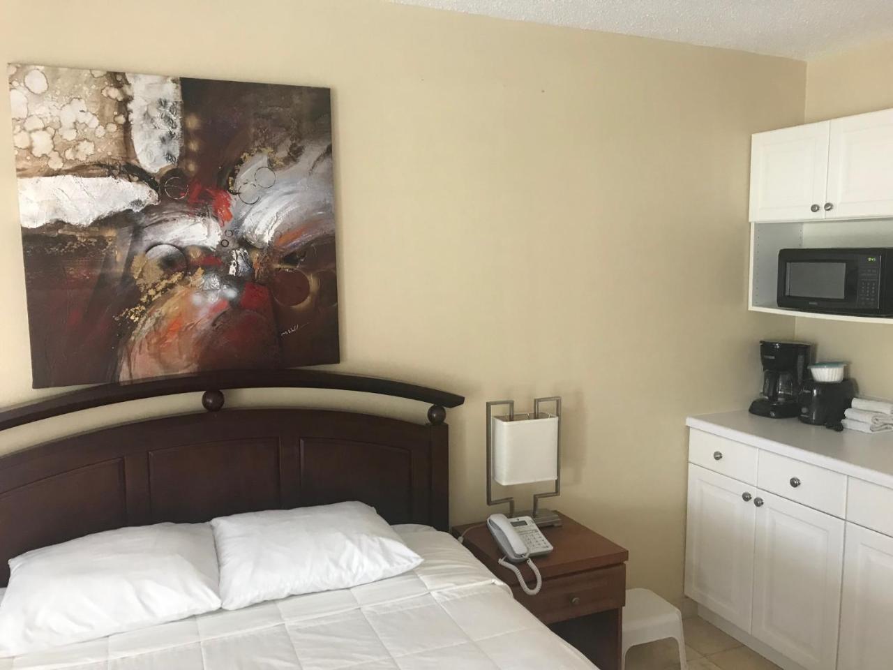 Wave Beach Vacation Rentals Помпано Бийч Екстериор снимка