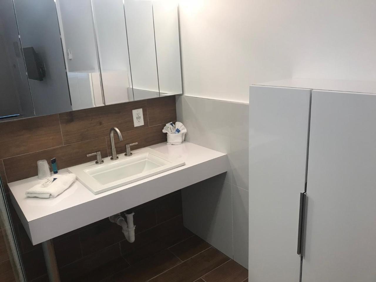 Wave Beach Vacation Rentals Помпано Бийч Екстериор снимка