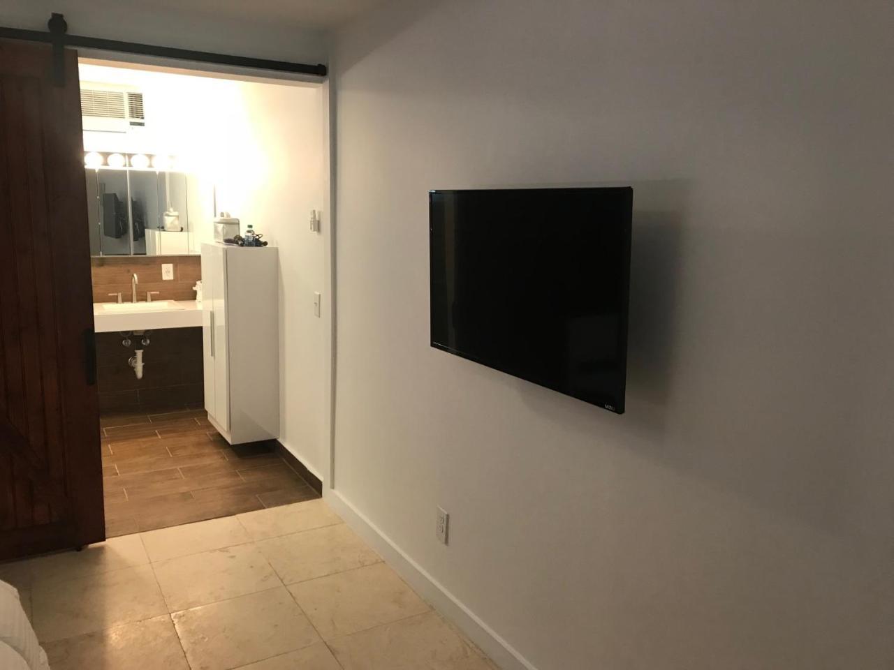 Wave Beach Vacation Rentals Помпано Бийч Екстериор снимка